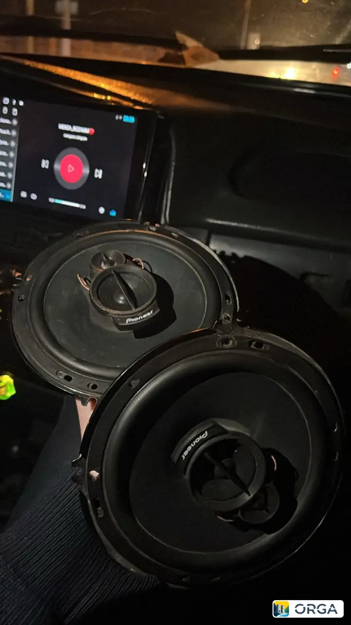 Портативные автомобильные колонки акустика