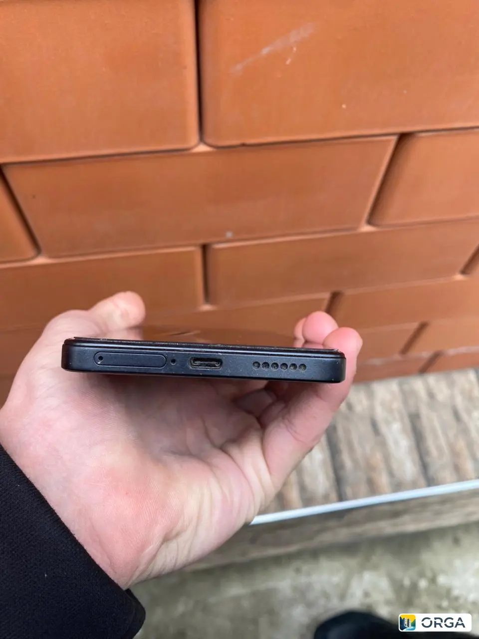 Redmi Note 14 128 Гб, 108 Мп, слегка разбита бронь, есть чехол, всё работает, обмен на iPhone 11-12