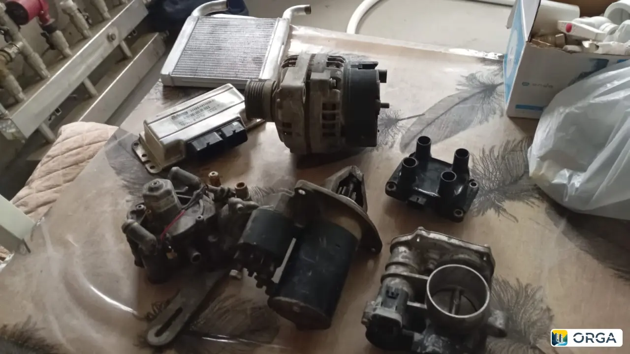 ВАЗ-2109 на запчасти в разборе