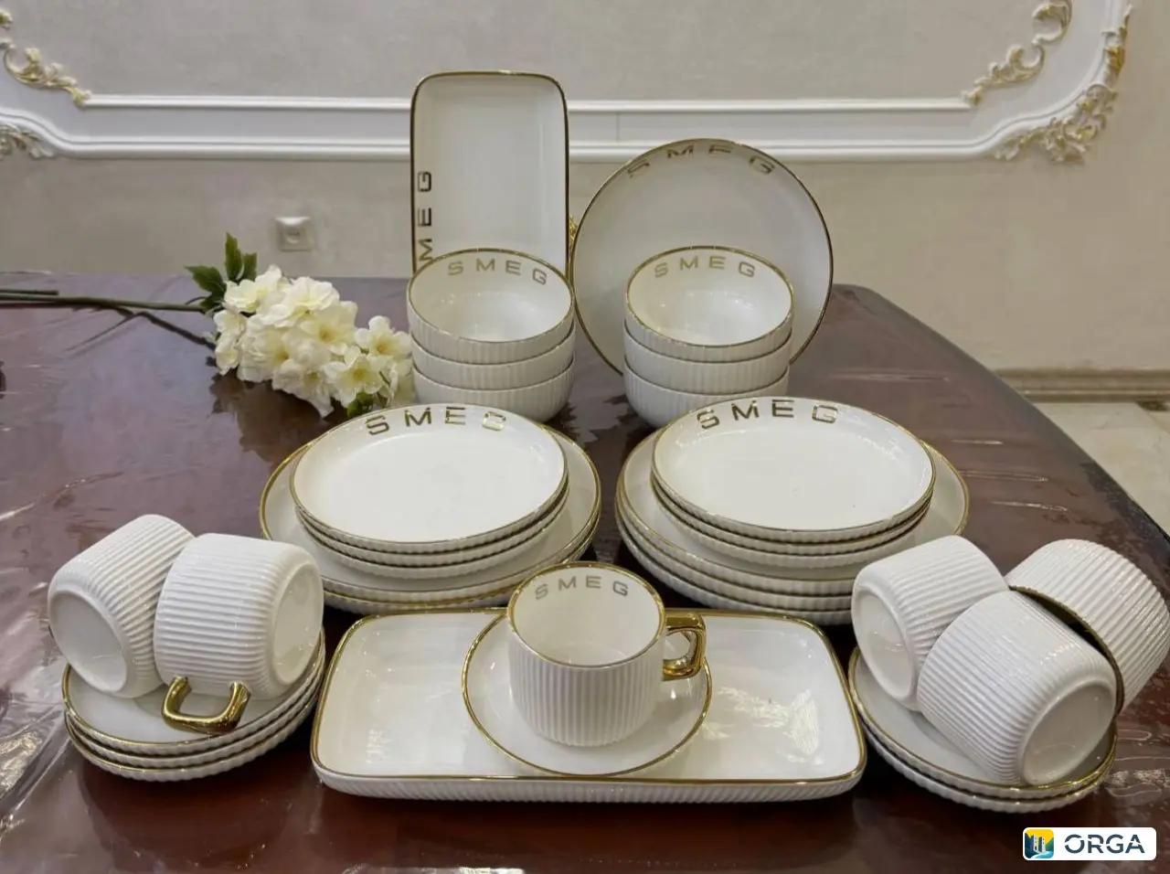 Сервиз SMEG 32 предмета, 6 персон