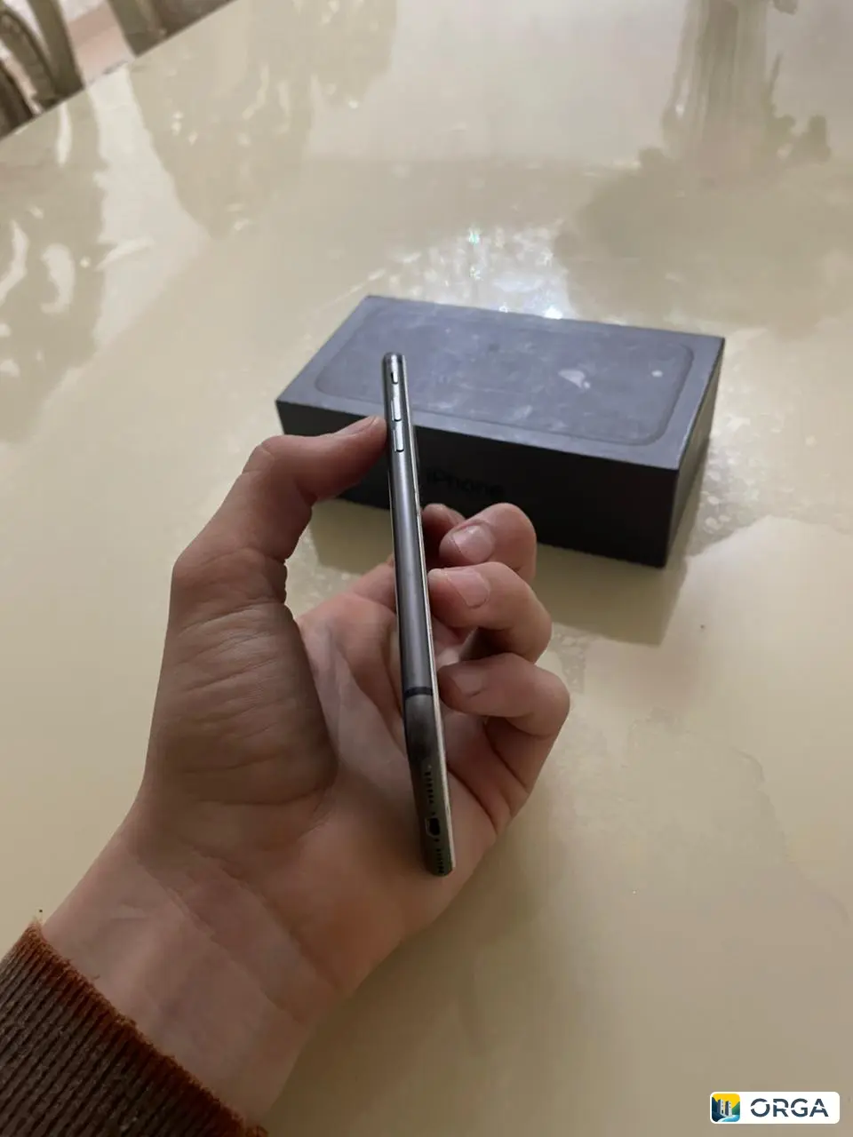 Продам iPhone 8 64 Гб, смена экрана, без отпечатка, с коробкой