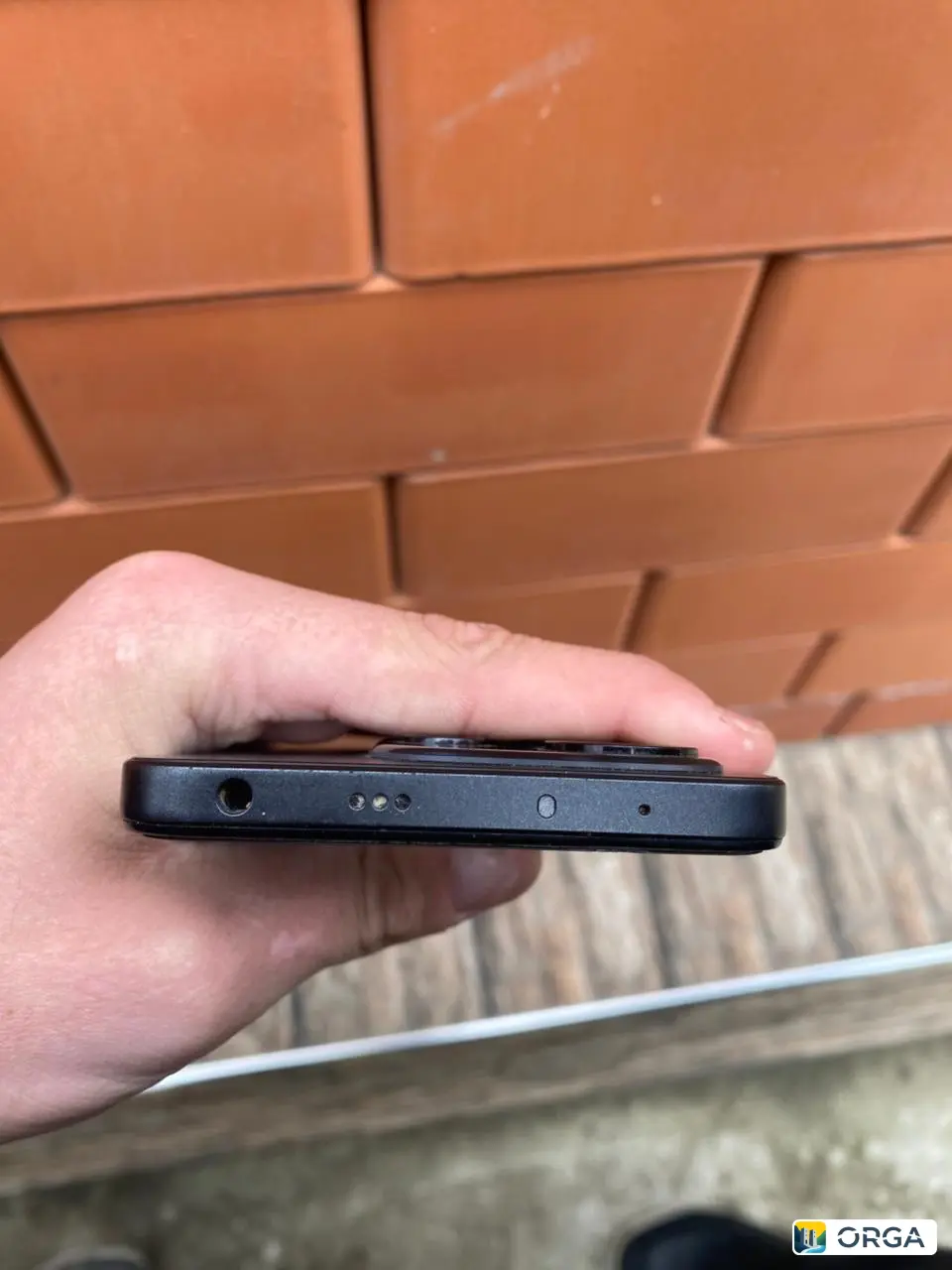Redmi Note 14 128 Гб, 108 Мп, слегка разбита бронь, есть чехол, всё работает, обмен на iPhone 11-12