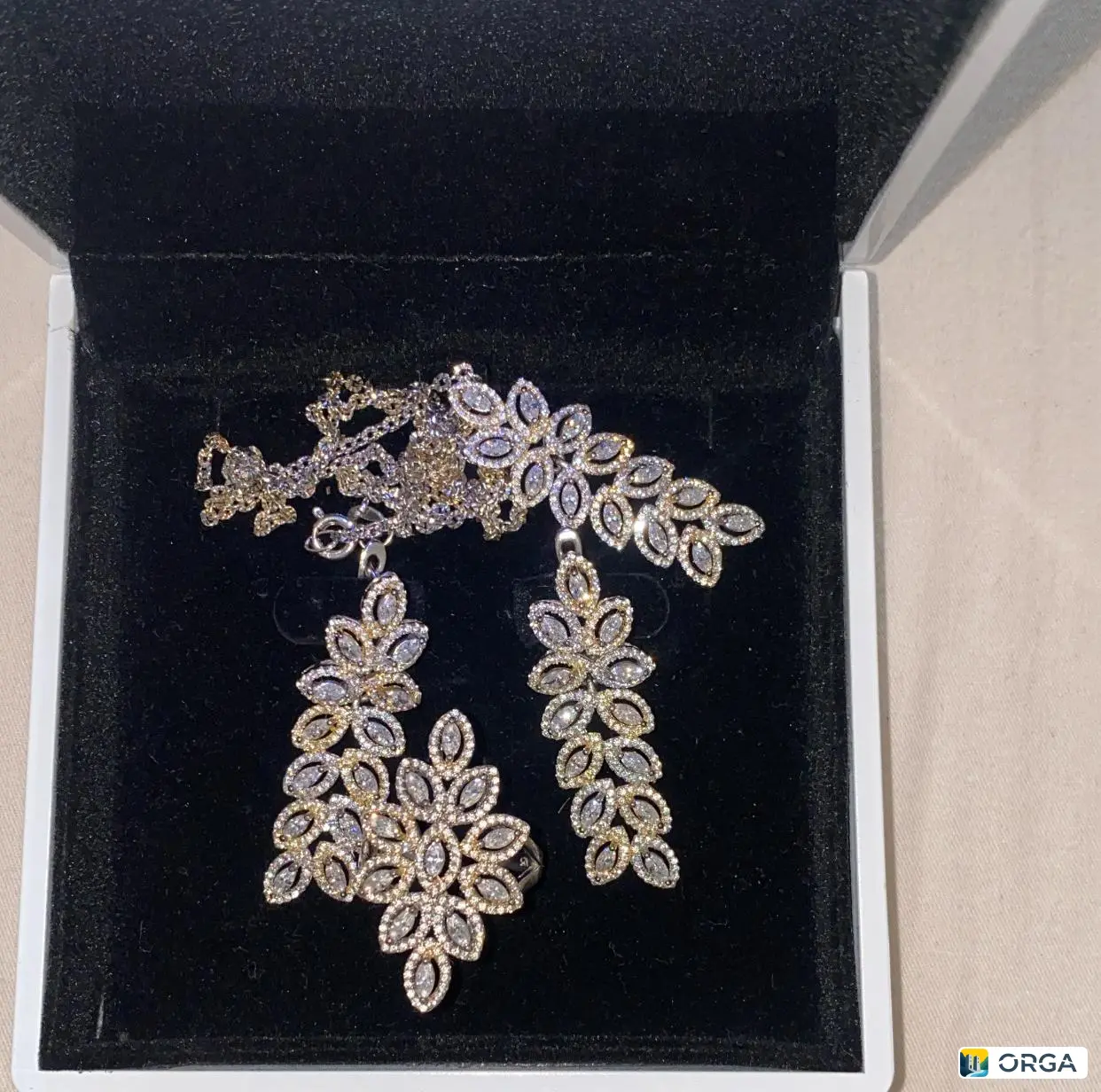 Продам комплект серебро, новое, не носила