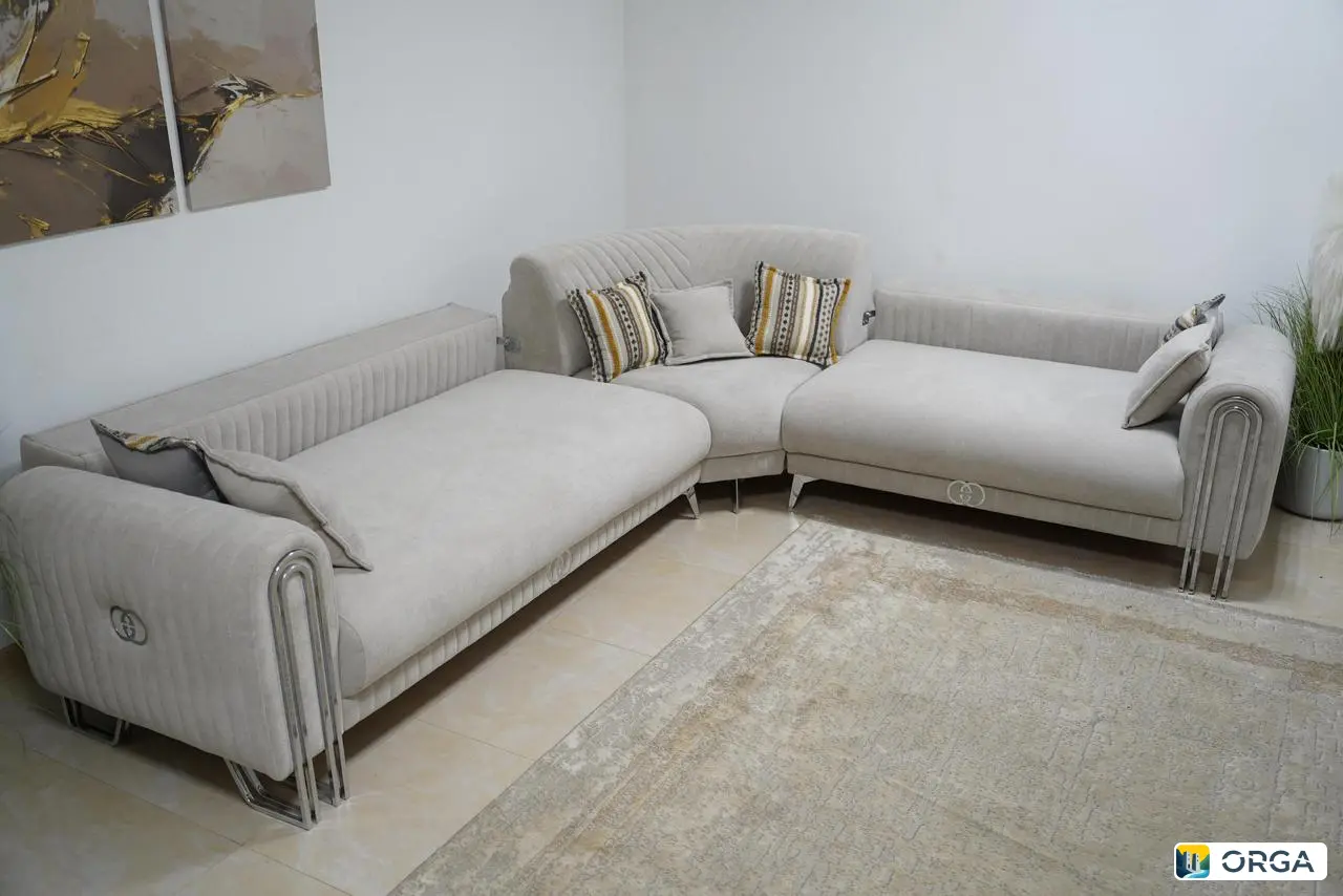 Диван Gucci, длина 325/280, откидная спинка, цена 120.000р