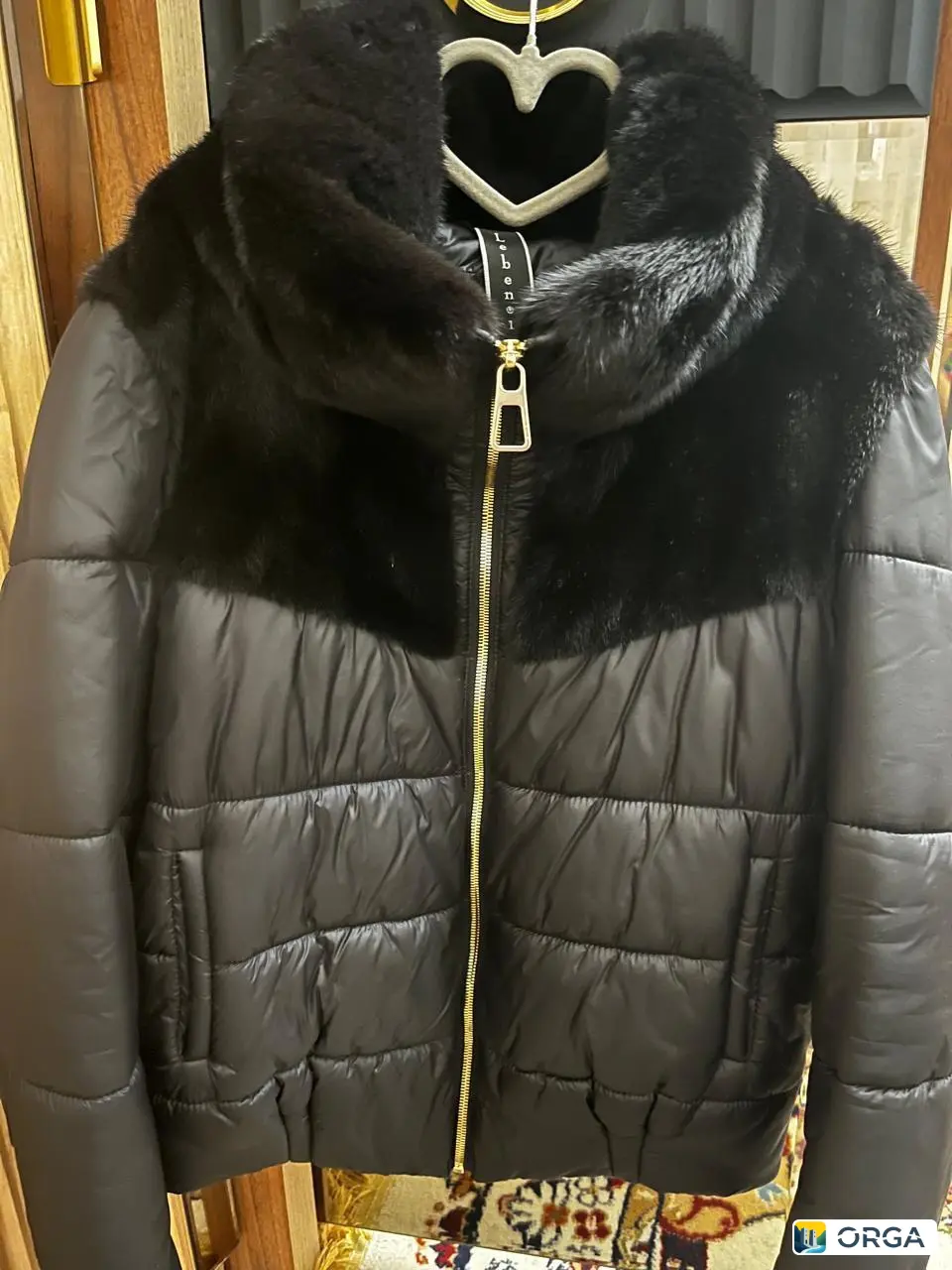 Куртка-бомбер с норковым воротом на замке, женская