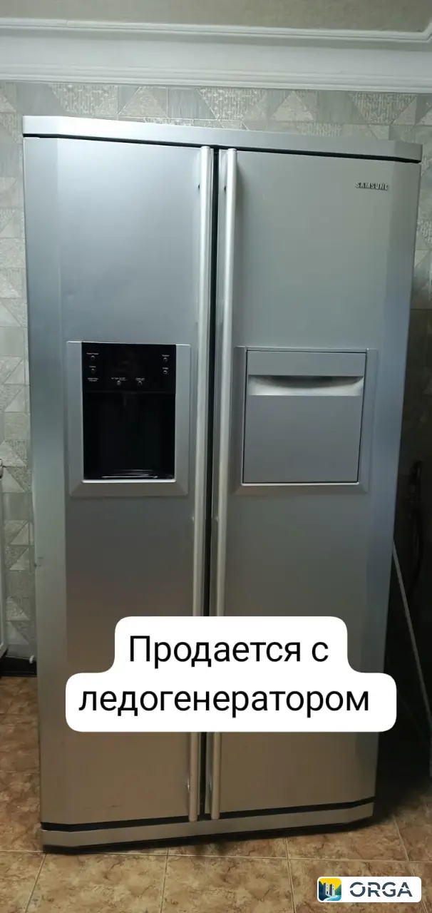 Холодильник с ледогенератором