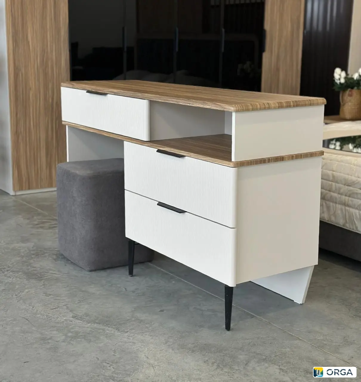 Спальный гарнитур «Сиена» 6дв, цвет Орех/сатин, с подсветкой, 120.000₽