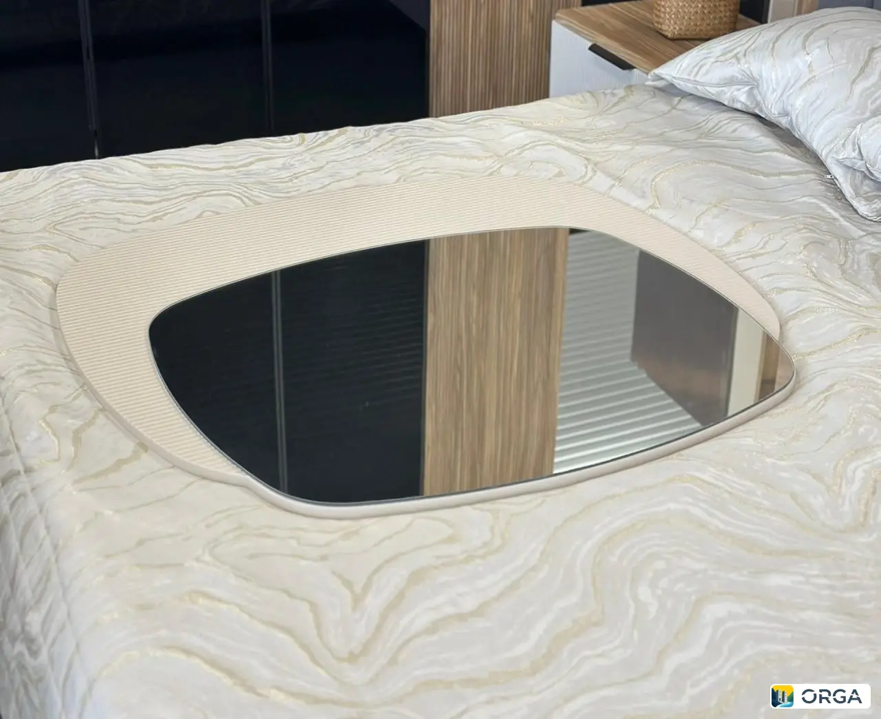 Спальный гарнитур «Сиена» 6дв, цвет Орех/сатин, с подсветкой, 120.000₽