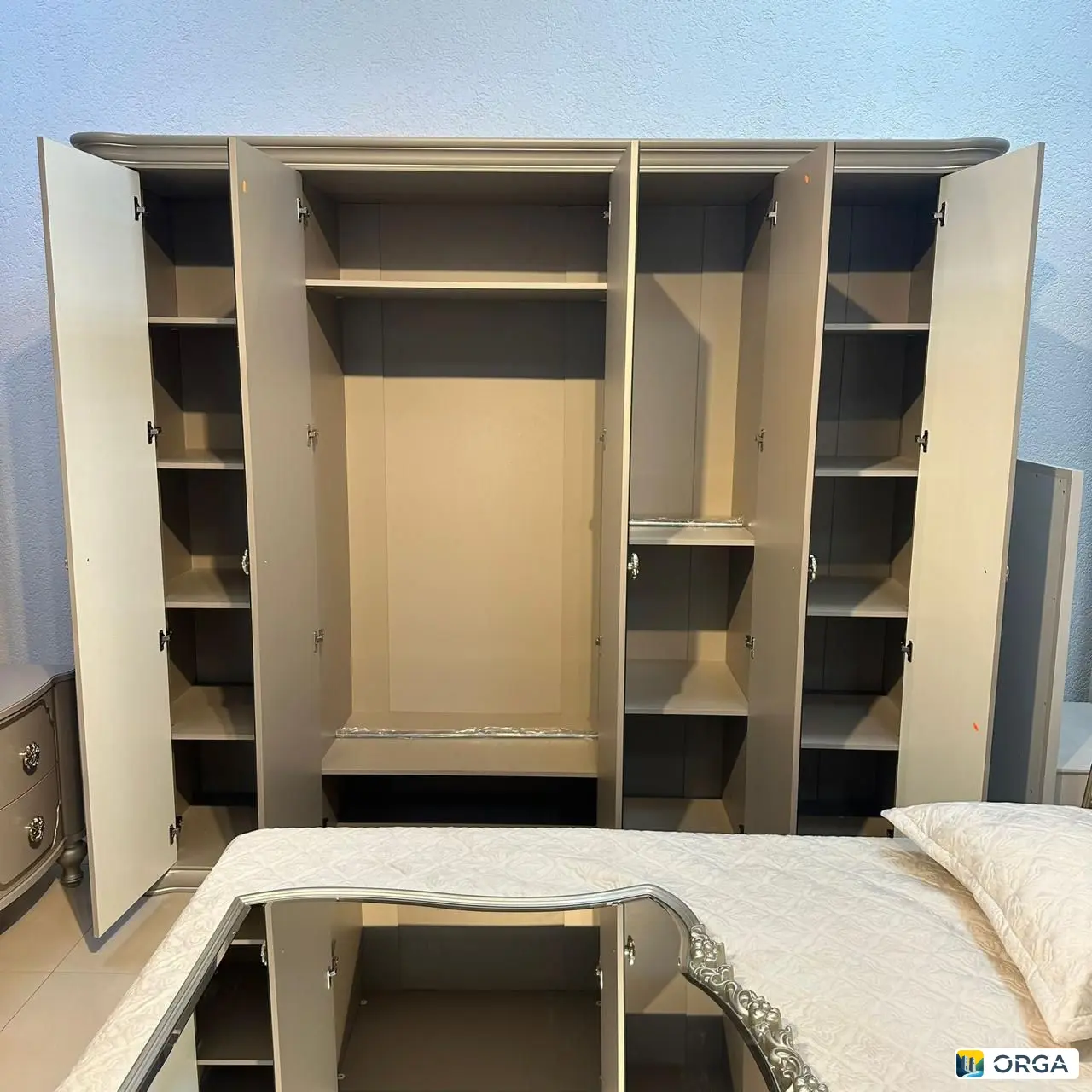 Спальный гарнитур «Лали» 5дв, цвет серый, производство Ставрополь, фабрика ЭРА