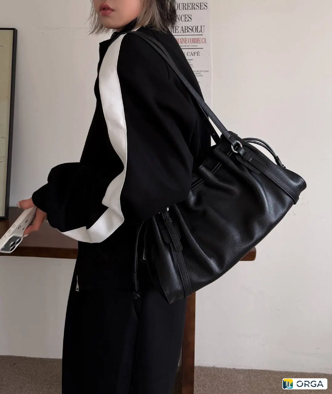 Сумка из натуральной кожи 40x20 см с плечевыми ремешками