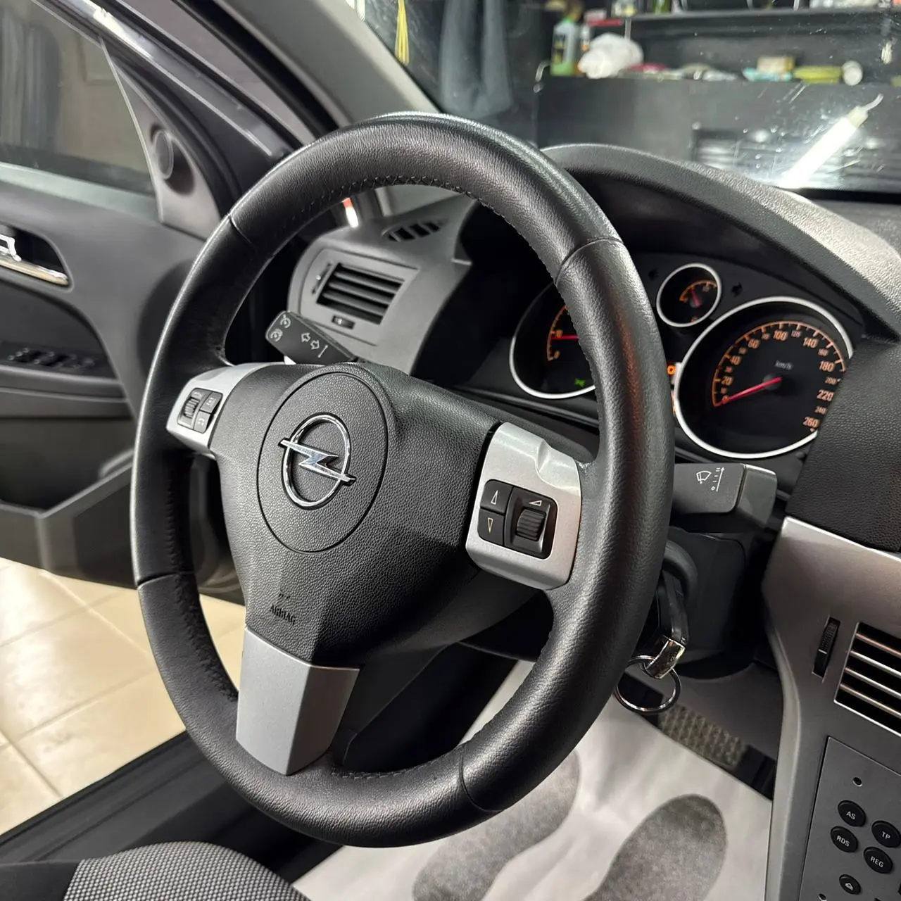 Opel, Astra, 2012 г, 180000 км