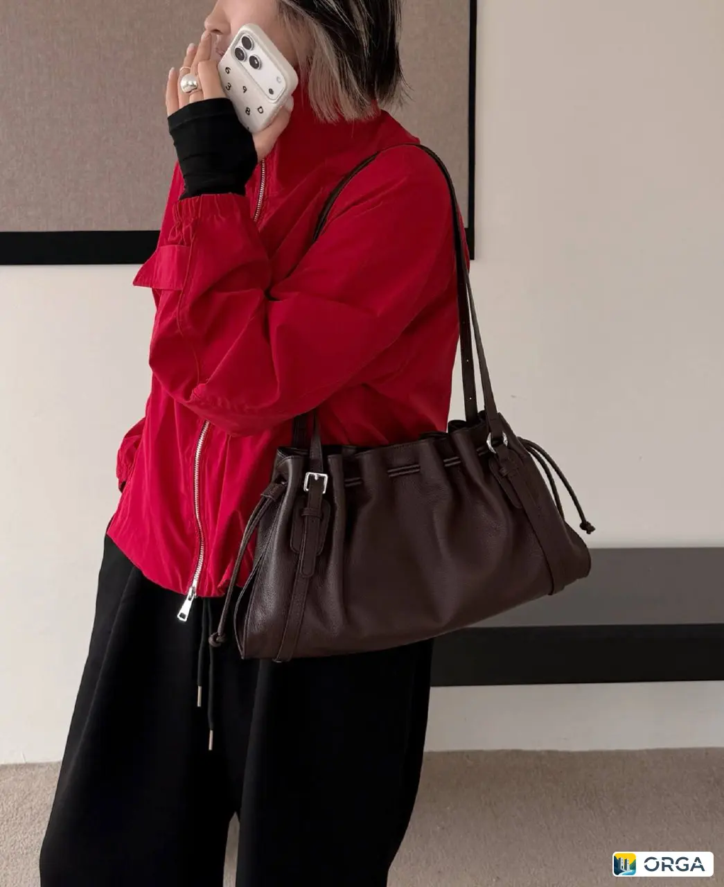 Сумка из натуральной кожи 40x20 см с плечевыми ремешками