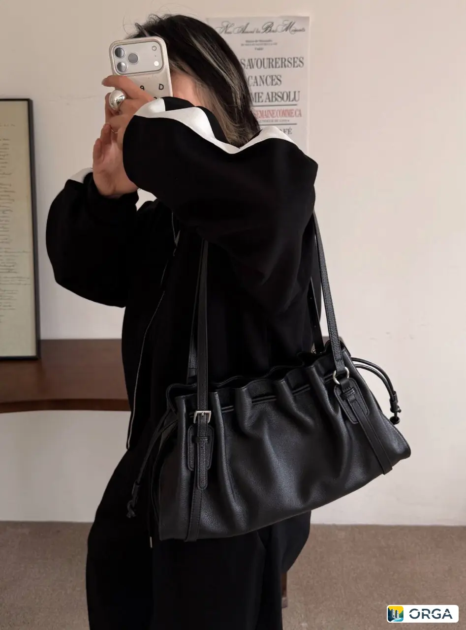 Сумка из натуральной кожи 40x20 см с плечевыми ремешками