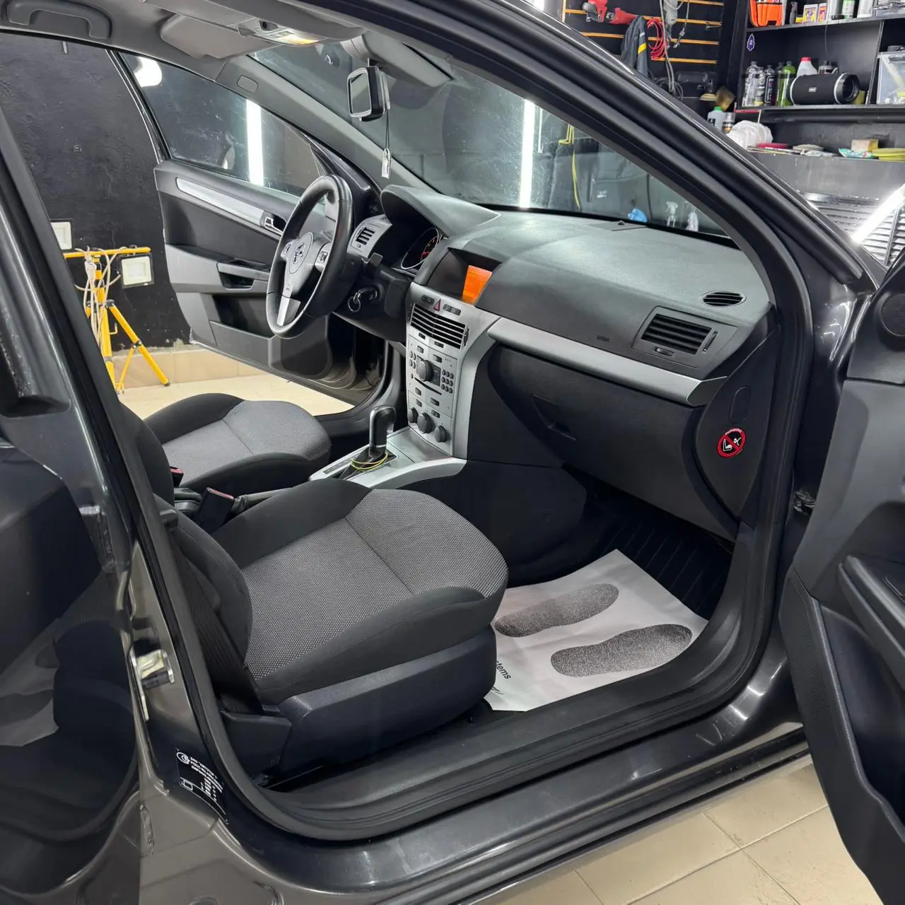 Opel, Astra, 2012 г, 180000 км