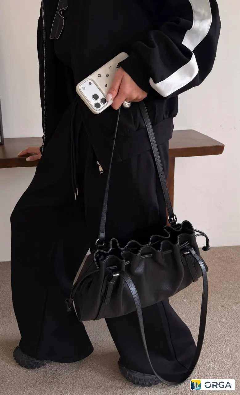 Сумка из натуральной кожи 40x20 см с плечевыми ремешками