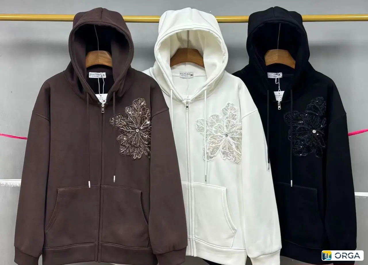 Красивый шикарный костюм коричневый цвет щипка на велюре