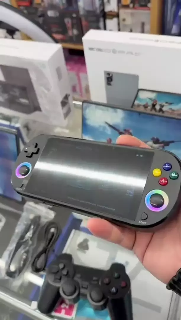 Игровая приставка с джойстиком в комплекте