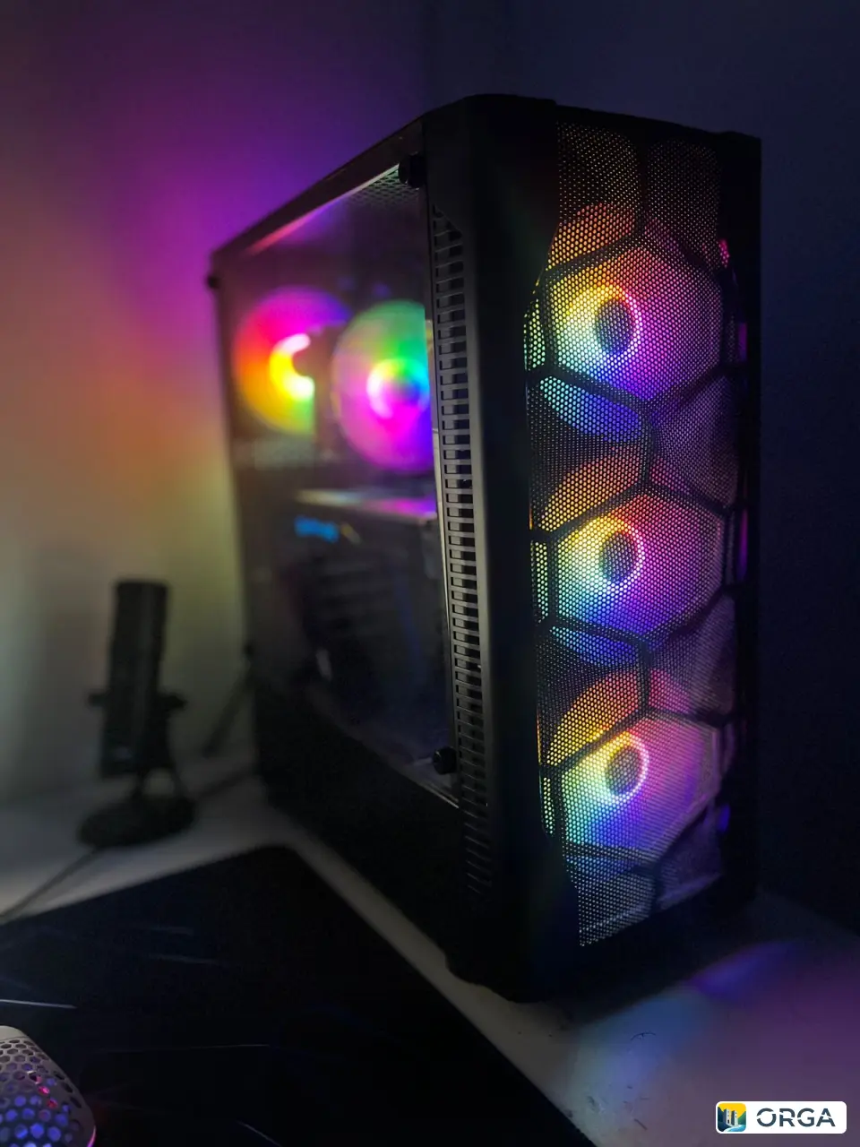 Компьютер: процессор Intel Core i5-10400F, материнская плата MSI H510M, 16 ГБ ОЗУ, видеокарта RX 470, SSD 128 ГБ, HDD 50