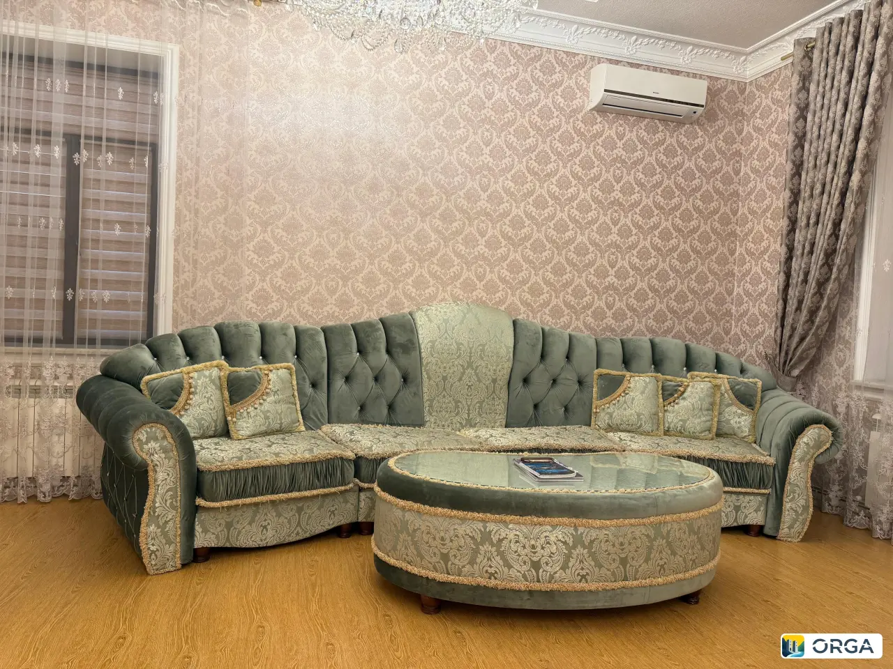 Диван с пуфиком, хорошее состояние