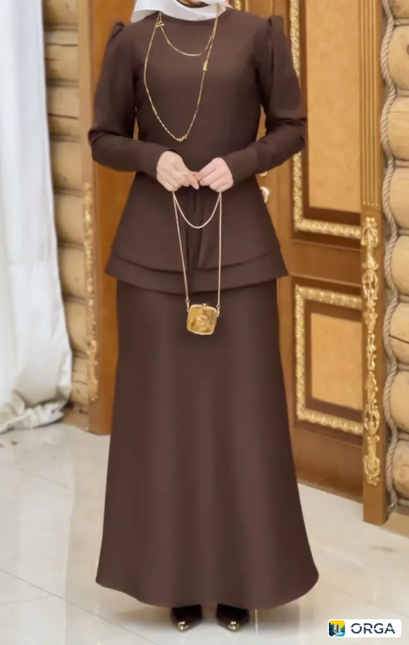 Продаю платье с баской, размер М