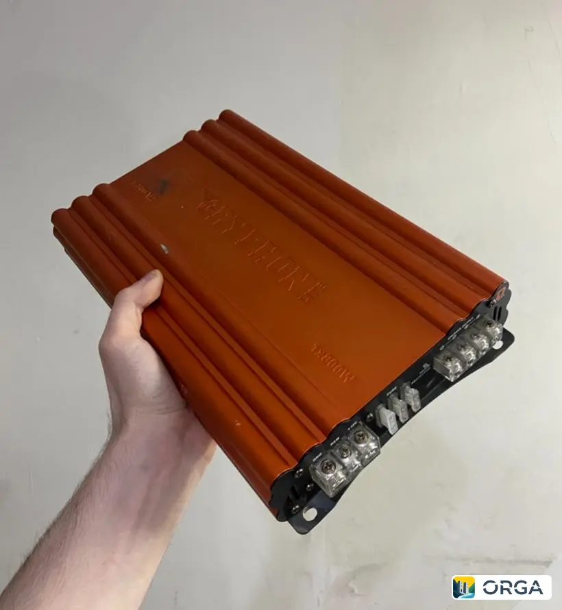 Автомобильный аудио усилитель