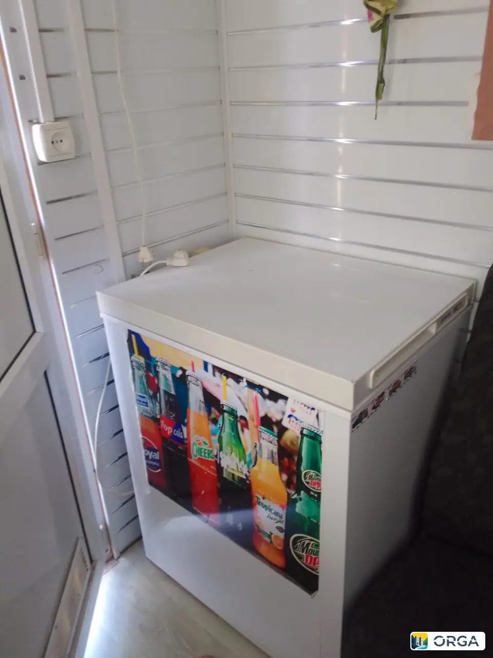 Продаётся оборудованная будка для бизнеса с холодильником, морозильником, печкой, духовкой, микроволновкой и кухонной ме