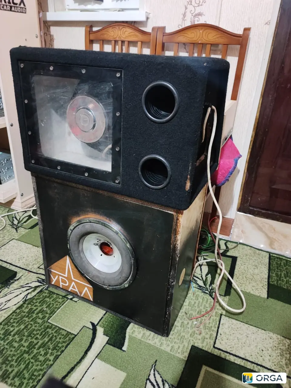 Автомобильный акустический сабвуфер