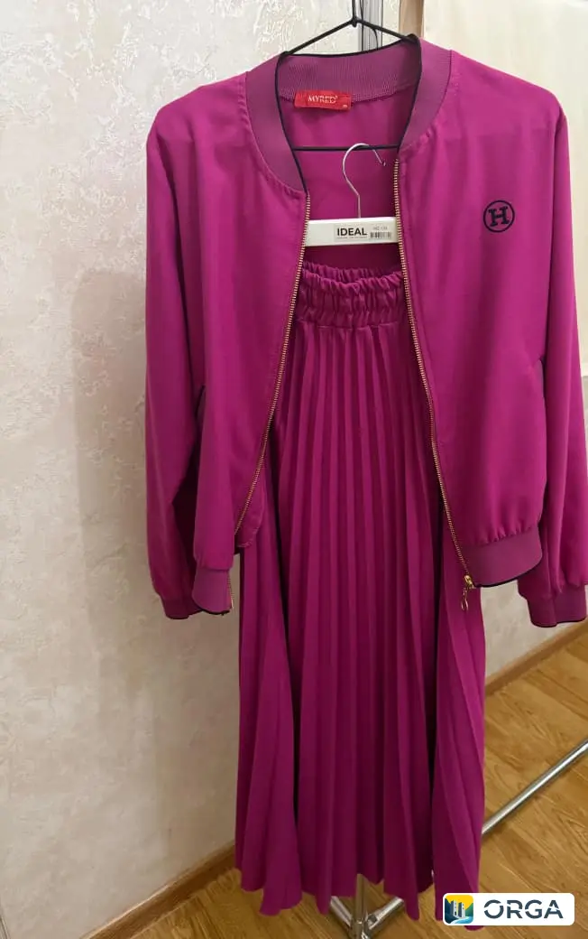 Женский костюм 36 размер почти новый